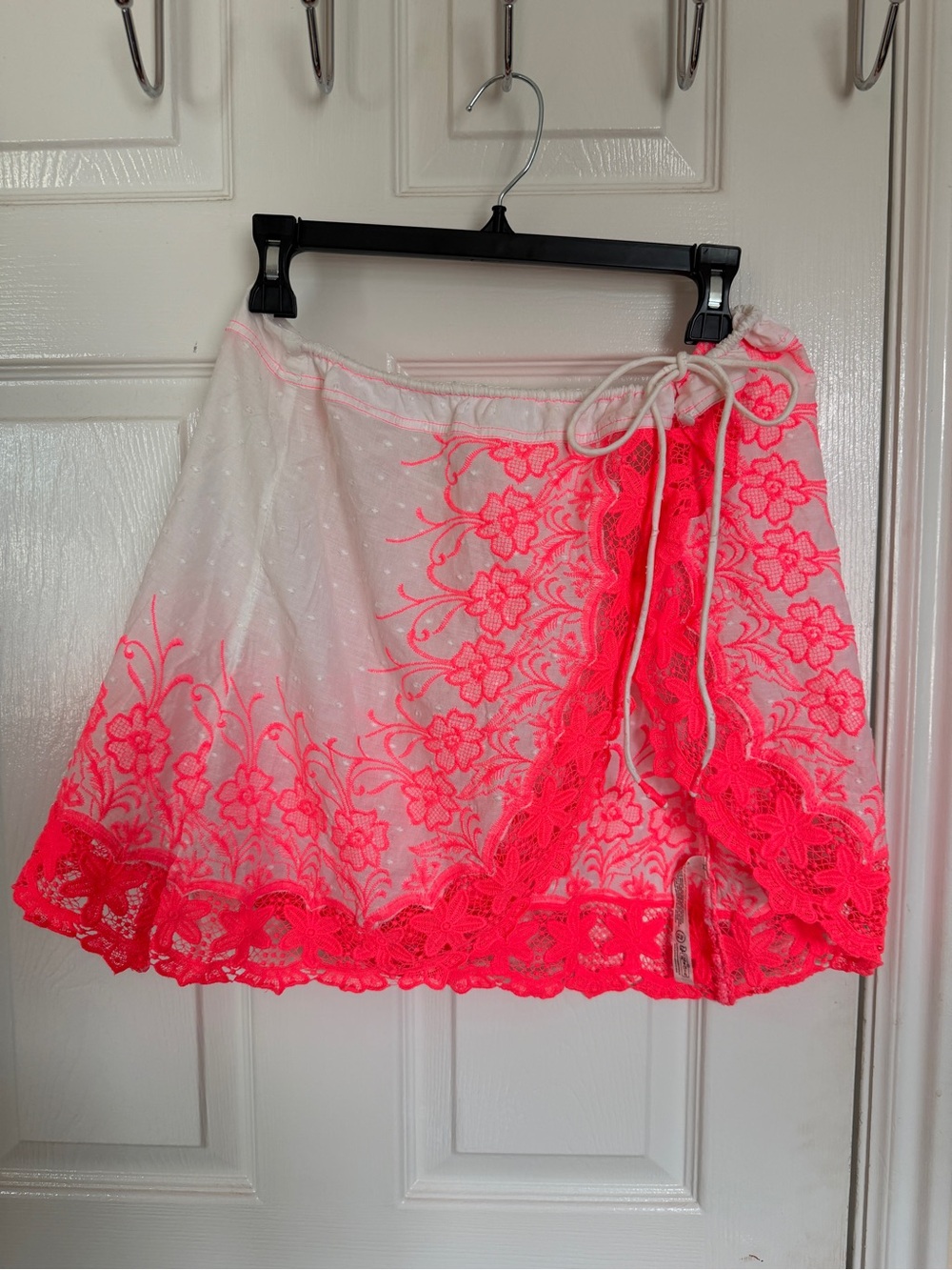 Women’s White & Neon Pink Lace Swim Coverup Wrap